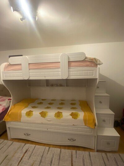 White Wooden Bunk Bed with Stairs, Storage & Shelves – Excellent Condition White Wooden Bunk Bed with Stairs, Storage & Shelves – Excellent Condition
