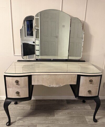 Vintage Dressing Table Triple Mirror 1950’s 5 Drawer Mahogany Vanity Desk Vintage Dressing Table Triple Mirror 1950’s 5 Drawer Mahogany Vanity Desk