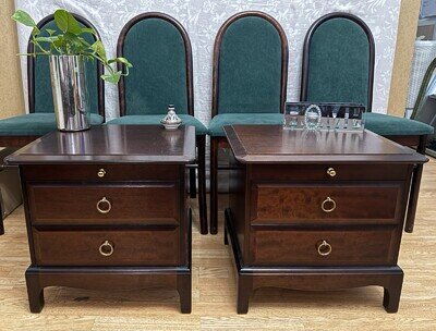 Vintage Stag Solid Wood Bedside Nightstand with Brass Handles and Pull-Out Trays