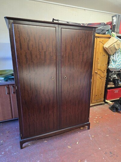 Stag Minstrel 2-Door Wardrobe Solid Mahogany In Excellent Condition