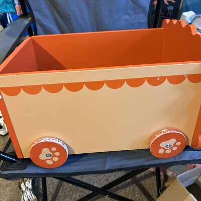 Wooden children’s toy box on wheels Lion used