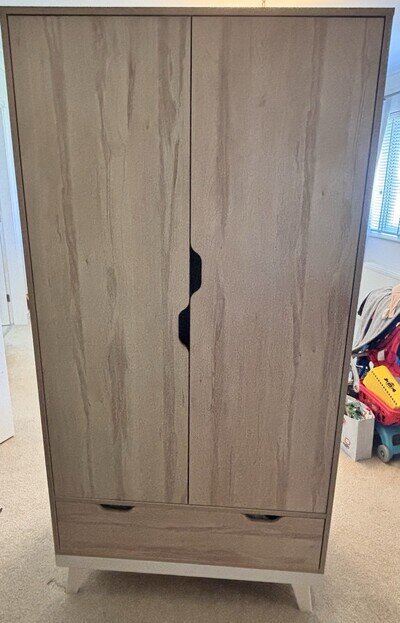 Children’s Bedroom Furniture Bundle Wood Grain Effect Wardrobe And Drawers