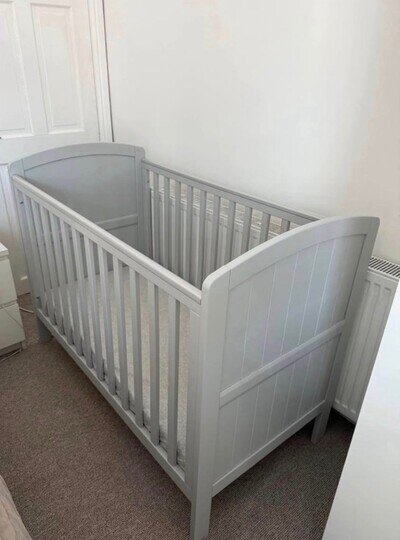 Mamas & Papas Nursery Bedroom Furniture Set: Cot Bed, Wardrobe, Chest of Drawers