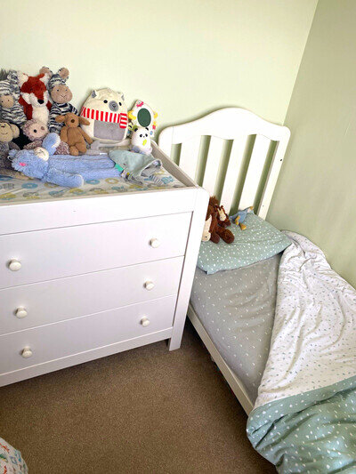White Wooden Nursery Cotbed Style Cot/Cotbed with Slatted Sides