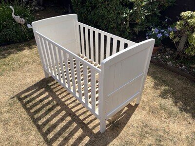 East Coast Nursery White Cotbed Convertible Toddler Bed - Used, Good Condition